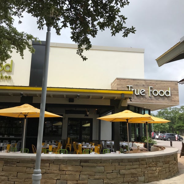 Photo taken at True Food Kitchen by Claire F. on 5/27/2019