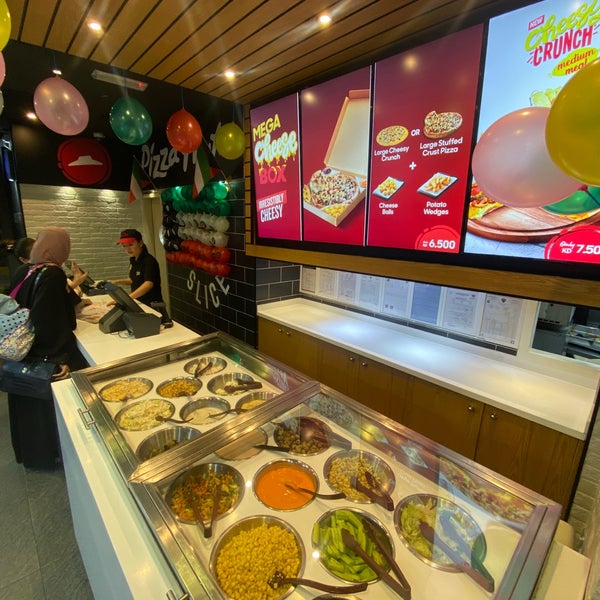 Pizza Hut Pizzeria in Kuwait City