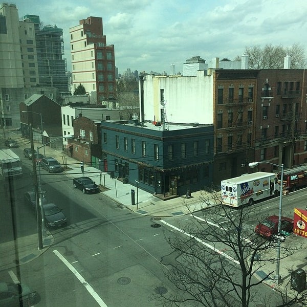 4/14/2014 tarihinde Dominick C.ziyaretçi tarafından Holiday Inn L.I. City-Manhattan View'de çekilen fotoğraf