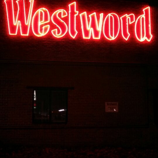 Foto tirada no(a) Denver Westword por M.A.D.M.A.N.™ @. em 10/30/2013