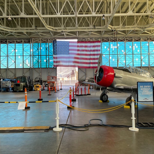 รูปภาพถ่ายที่ Pacific Aviation Museum Pearl Harbor โดย Rolando เมื่อ 11/30/2022