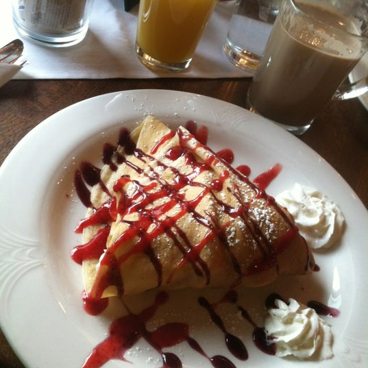 Photo taken at Simply Crepes by Mike R. on 12/16/2012