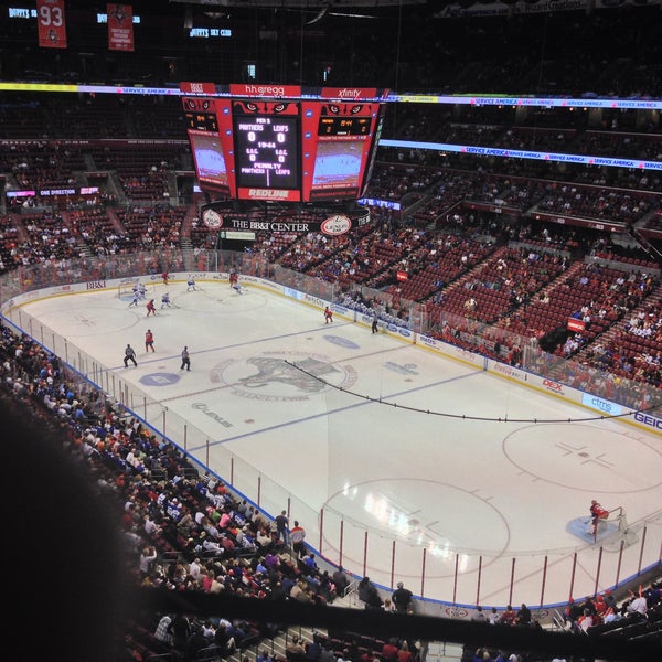 รูปภาพถ่ายที่ Amerant Bank Arena โดย JD M. เมื่อ 4/26/2013