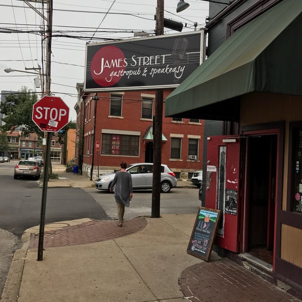 รูปภาพถ่ายที่ James Street GastroPub &amp; Speakeasy โดย Bill L. เมื่อ 10/7/2016
