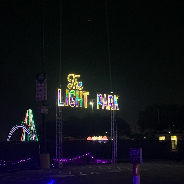 รูปภาพถ่ายที่ Lone Star Park โดย Kendall J. เมื่อ 12/3/2021