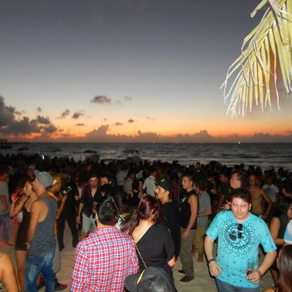 1/8/2015 tarihinde Coco Maya Beach &amp; Night Clubziyaretçi tarafından Coco Maya Beach &amp; Night Club'de çekilen fotoğraf