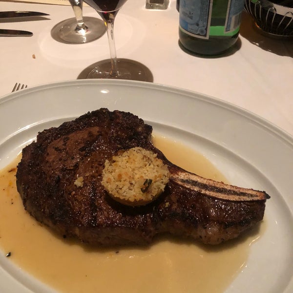 Снимок сделан в Joe Vicari&#39;s Andiamo Steakhouse пользователем Kazumasa K. 4/9/2019