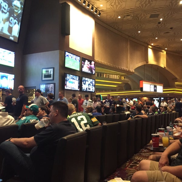 Photo taken at Race &amp; Sports Book by MiMan on 9/13/2015