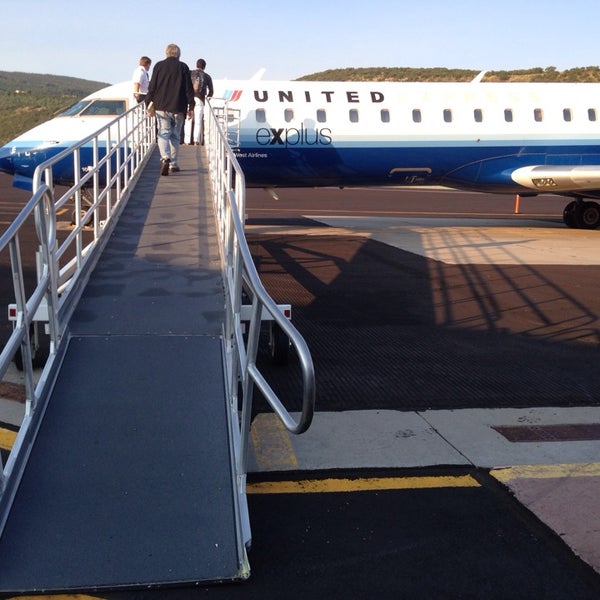 Das Foto wurde bei Aspen/Pitkin County Airport (ASE) von Dave A. am 8/14/2013 aufgenommen