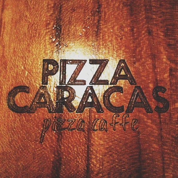 7/16/2013 tarihinde Ricardo D.ziyaretçi tarafından Pizza Caracas. Pizza-Caffe'de çekilen fotoğraf