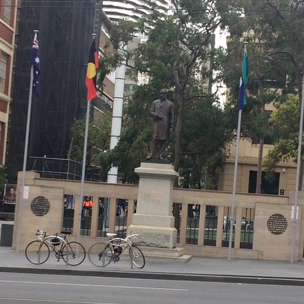 Francis Ormond Statue Melbourne CBD 0 tips