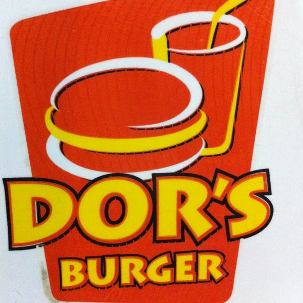 Photo taken at Dor&#39;s Burguer by Raquel A. on 1/28/2013
