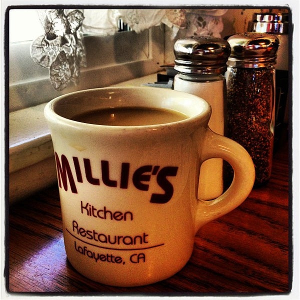 2/15/2013 tarihinde Kendra L.ziyaretçi tarafından Millie&#39;s Kitchen'de çekilen fotoğraf