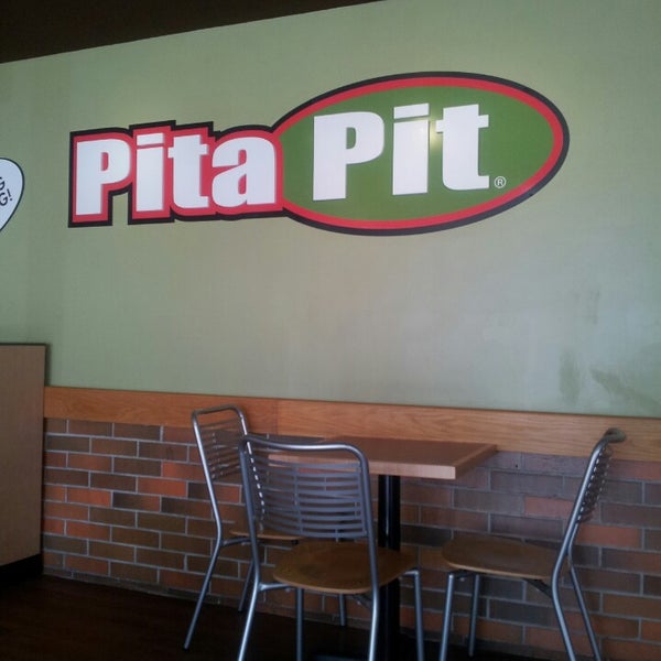 รูปภาพถ่ายที่ Pita Pit Panamá โดย Charlie H. เมื่อ 3/16/2013