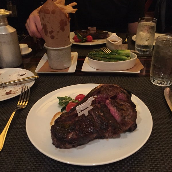 Foto diambil di BLT Steak oleh Alfredo I. pada 9/8/2016