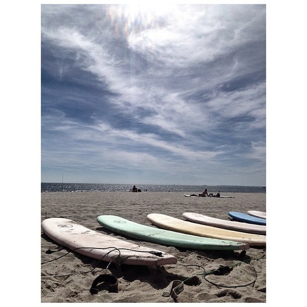 Das Foto wurde bei Locals Surf School von Olga M. am 5/29/2014 aufgenommen