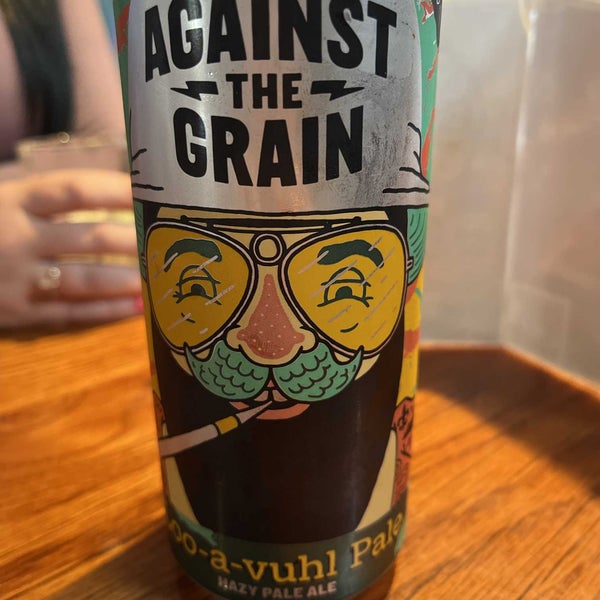 Снимок сделан в Against The Grain Brewery &amp; Smokehouse пользователем Danielle M. 3/19/2022