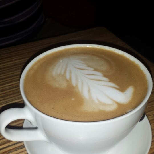 4/2/2015에 Sue C.님이 Coyote Specialty Coffee &amp; Tea bar에서 찍은 사진