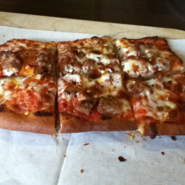 Pizza Metro 2 (Now Closed) Pizzeria in Chicago