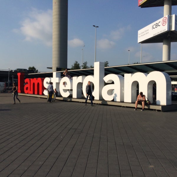 Foto tirada no(a) Aeroporto de Amesterdão Schiphol (AMS) por Alena T. em 7/17/2015
