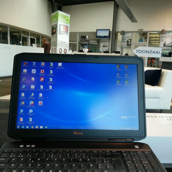 Peugeot Garage Vandecasteele Kuurnsesteenweg 107da Fotoğraflar