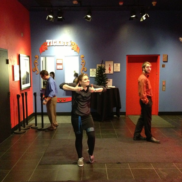 12/19/2012에 Andrea T.님이 Brave New Workshop Comedy Theatre에서 찍은 사진