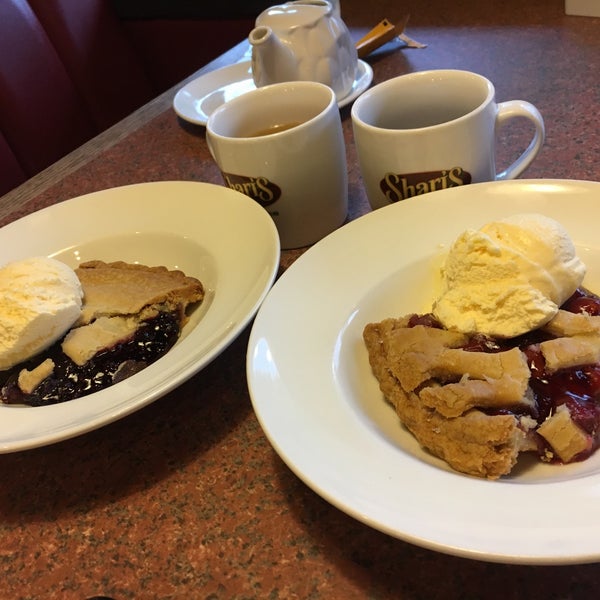 Photo taken at Shari&#39;s Cafe and Pies by Greg W. on 6/26/2018