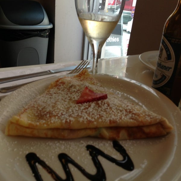 6/2/2013에 Julie B.님이 Golden Crêpes에서 찍은 사진