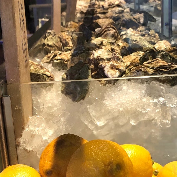 Top spot with fantastic selection of oysters.