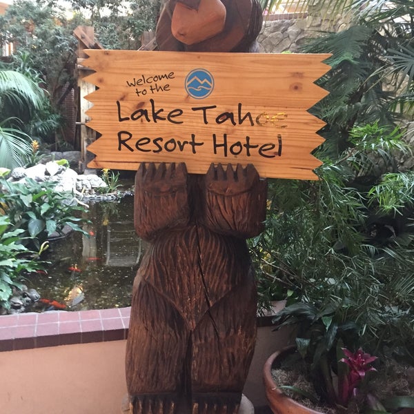 Foto tirada no(a) Lake Tahoe Resort Hotel por 지성 하. em 7/29/2016