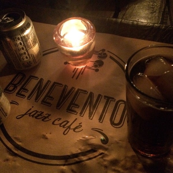 7/11/2014 tarihinde Andres D.ziyaretçi tarafından Benevento Jazz Café'de çekilen fotoğraf