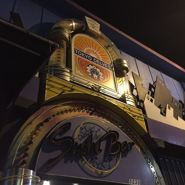 2/21/2016에 martin free r.님이 Tokyo Delve&#39;s Sushi Bar에서 찍은 사진