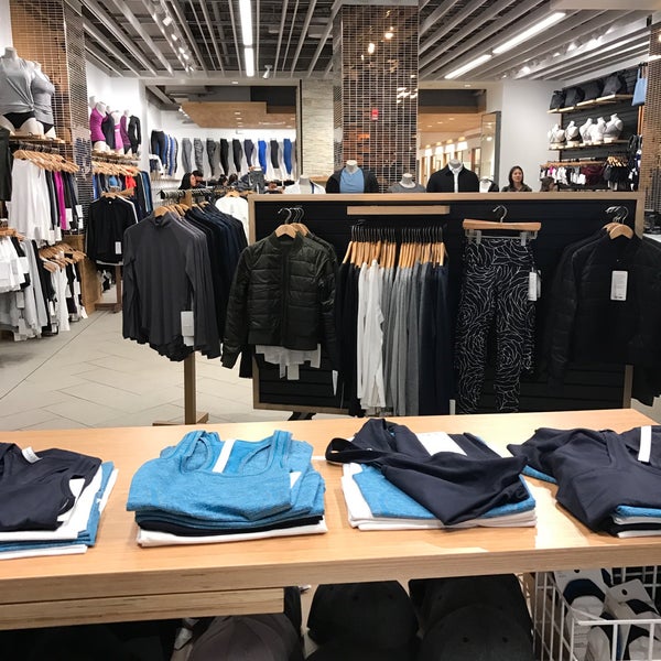 tysons corner mall lululemon