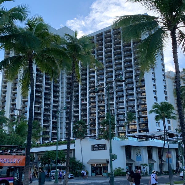 รูปภาพถ่ายที่ Waikiki Beach Marriott Resort &amp; Spa โดย Anthony L. เมื่อ 10/11/2023