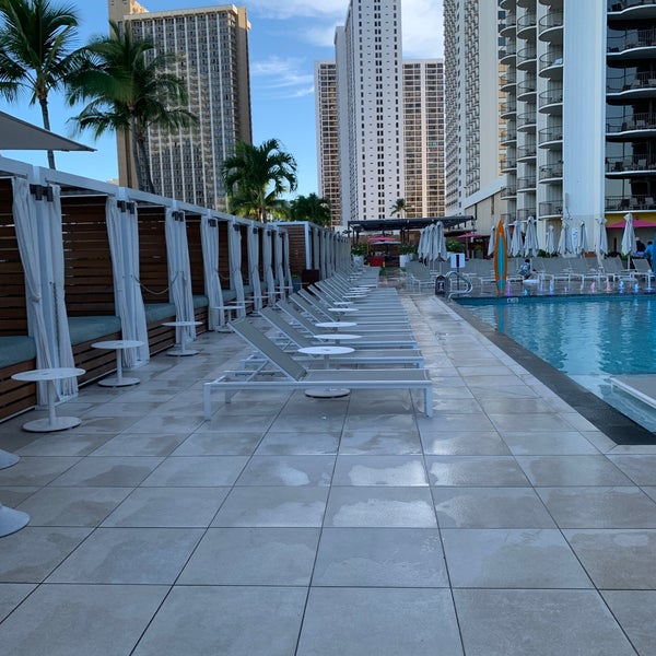 Foto diambil di Waikiki Beach Marriott Resort &amp; Spa oleh Anthony L. pada 11/18/2023
