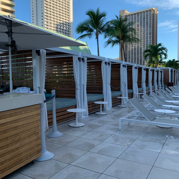 Снимок сделан в Waikiki Beach Marriott Resort &amp; Spa пользователем Anthony L. 11/18/2023