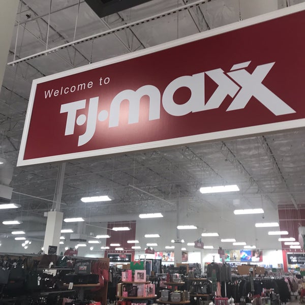 HomeGoods/T.J. Maxx Furniture / Home Store in San Diego