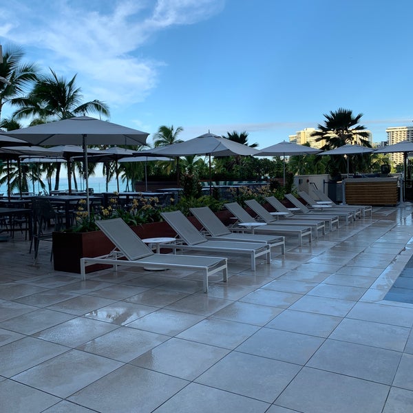 Снимок сделан в Waikiki Beach Marriott Resort &amp; Spa пользователем Anthony L. 11/18/2023