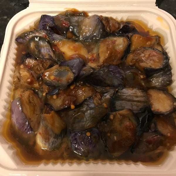 2/28/2018 tarihinde Anthony L.ziyaretçi tarafından Jade China Chinese Food'de çekilen fotoğraf