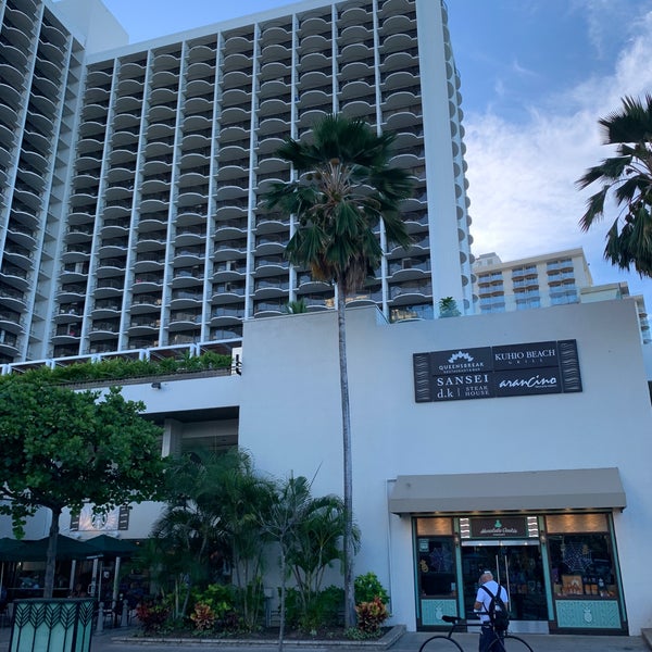 Снимок сделан в Waikiki Beach Marriott Resort &amp; Spa пользователем Anthony L. 10/8/2023