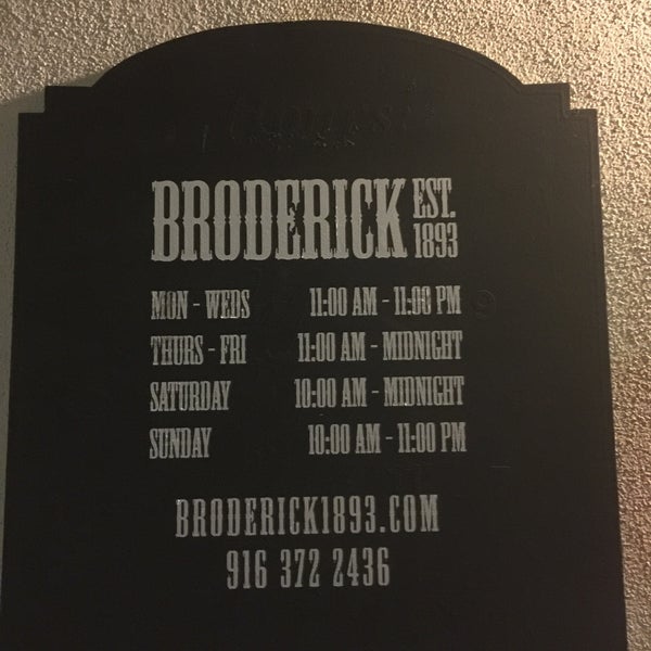 Foto tirada no(a) Broderick Roadhouse por Anthony L. em 9/23/2015