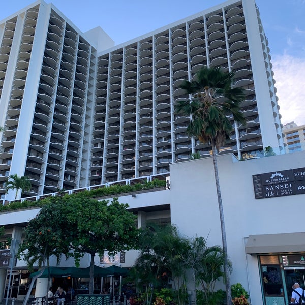 Photo taken at Waikiki Beach Marriott Resort &amp; Spa by Anthony L. on 10/8/2023