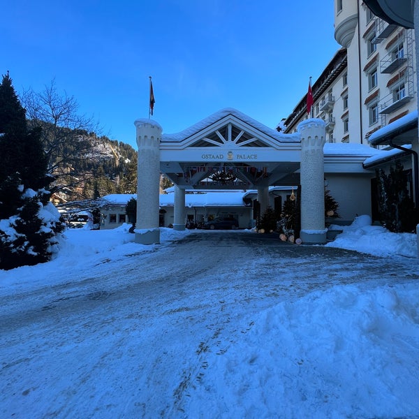 Foto tomada en Gstaad Palace Hotel  por Omran el 12/18/2021