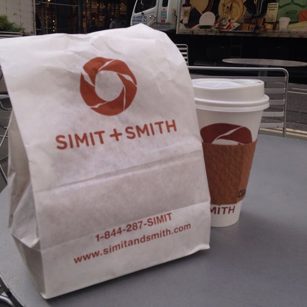 Photo taken at Simit + Smith - Midtown by Dilek K. on 11/20/2014