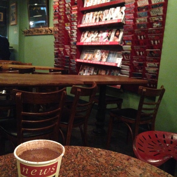 2/13/2015にDilek K.がNewsBar Caféで撮った写真