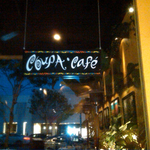 รูปภาพถ่ายที่ Coupa Café โดย John G. เมื่อ 10/22/2012