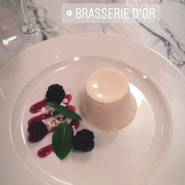 รูปภาพถ่ายที่ Brasserie D&#39;OR โดย Burce S. เมื่อ 2/18/2018