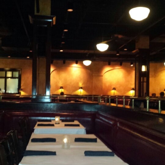 10/1/2014 tarihinde Sheila Hoskins R.ziyaretçi tarafından Amerigo Restaurant'de çekilen fotoğraf