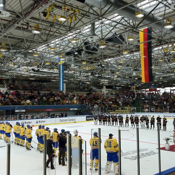 Eissporthalle Frankfurt Bornheim 1093 ziyaretçidan 9 tavsiye