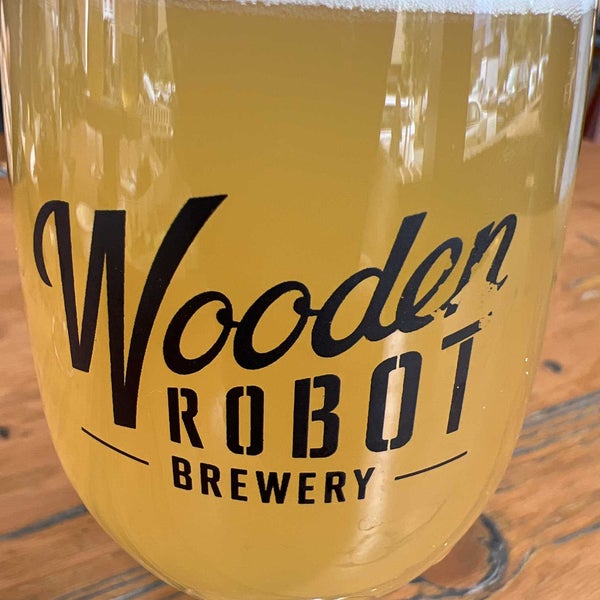 9/24/2022 tarihinde Bob K.ziyaretçi tarafından Wooden Robot Brewery'de çekilen fotoğraf
